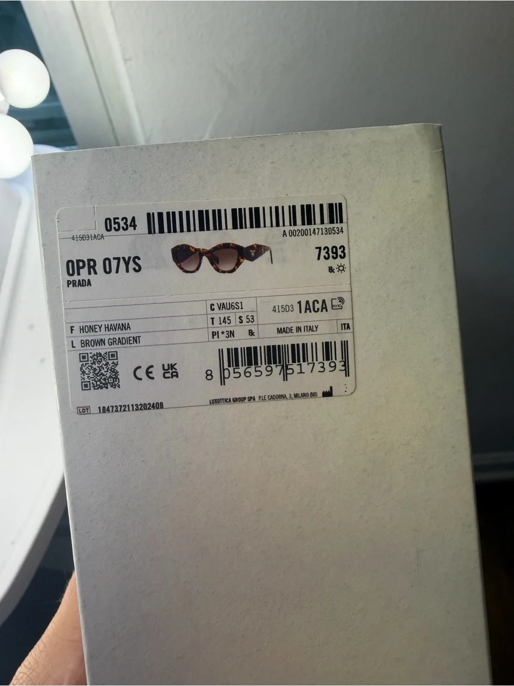 Authentic Prada Tortoiseshell Cat-Eye Sunglasses - Brown/Amber